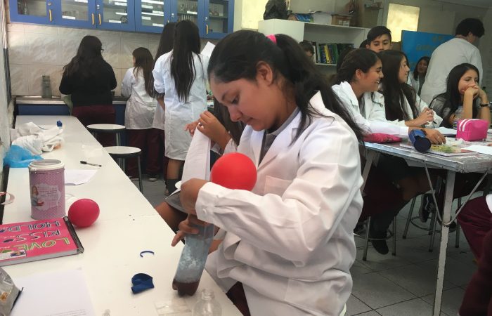 Laboratorio de ciencias del Colegio Polivalente Inglés